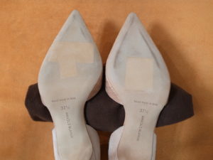マノロ・ブラニク靴底補強前2